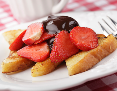 French toast with Boerinneke chocolate spread and strawberries 